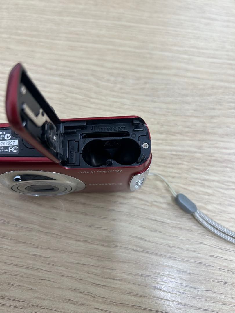 Canon PowerShot A480 赤