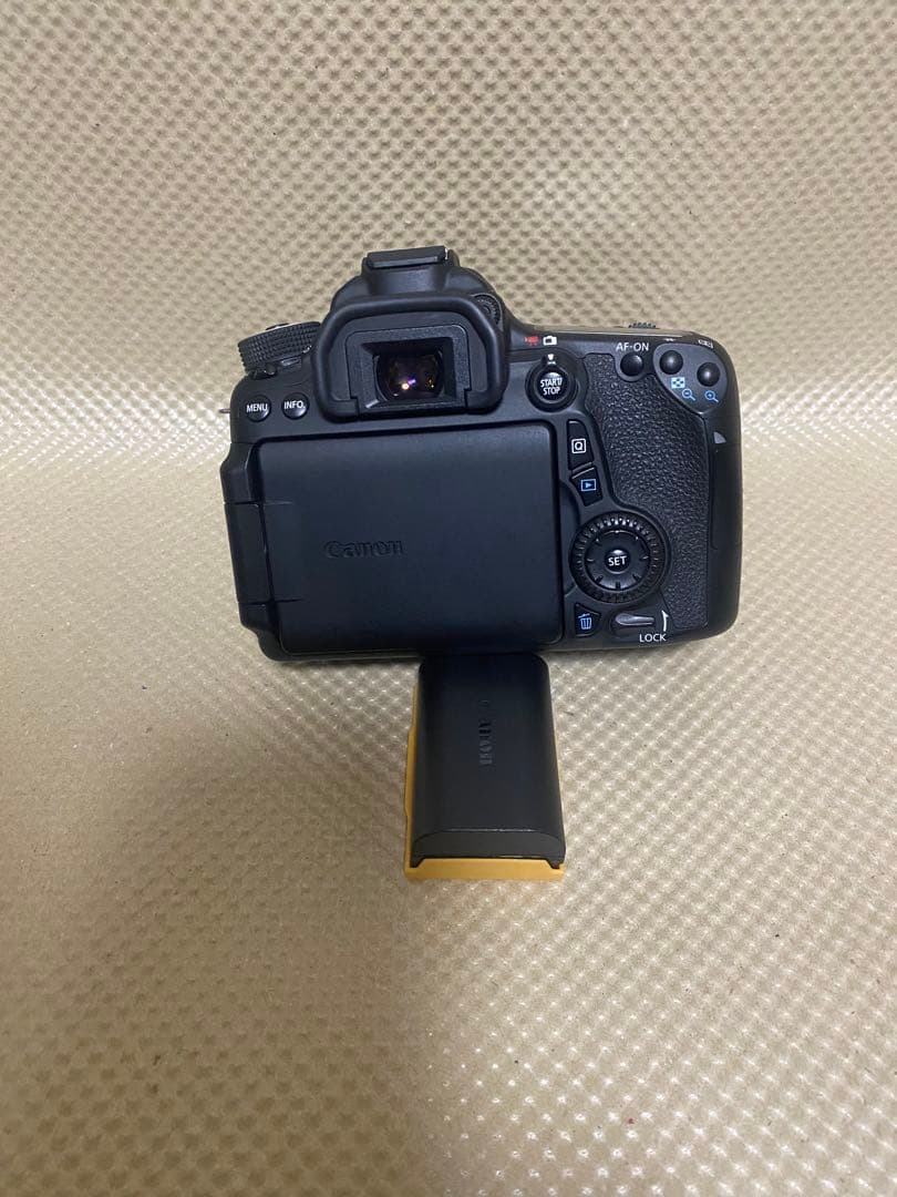 デジタルカメラ Canon EOS 70D EF-S 18-55 IS STM Kit