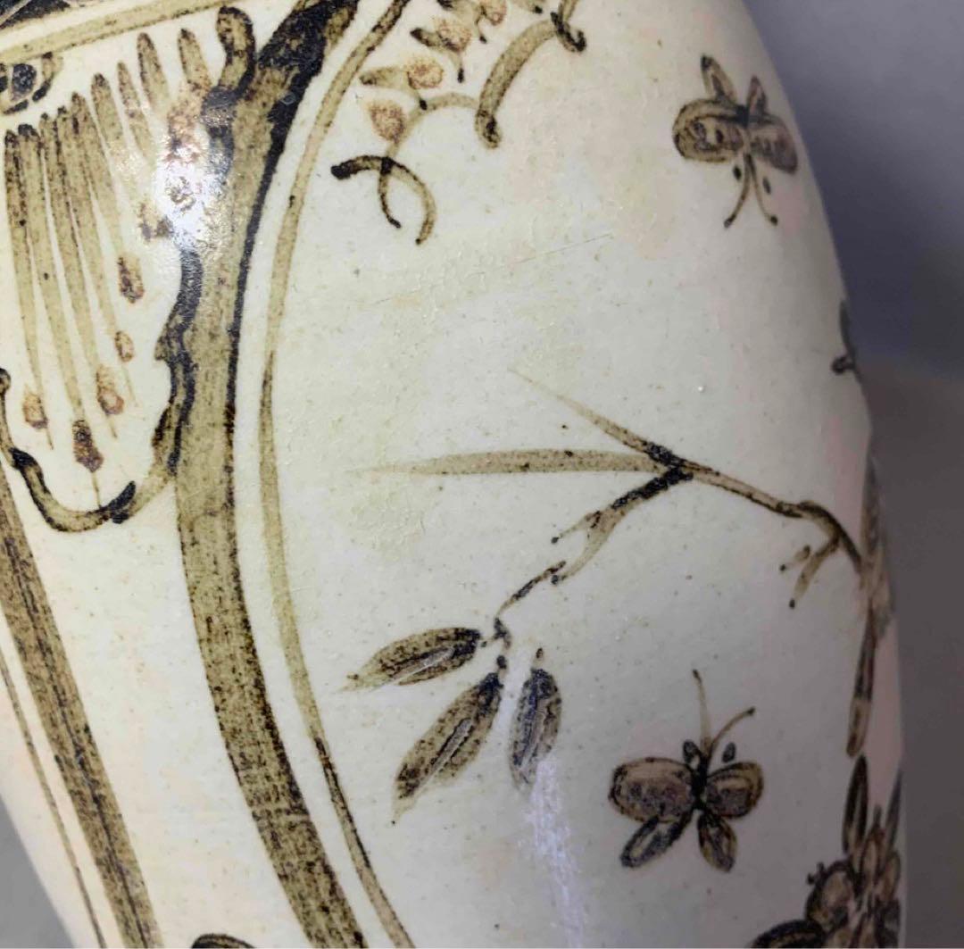 中国 花鳥蝶の絵瓶　u6230906