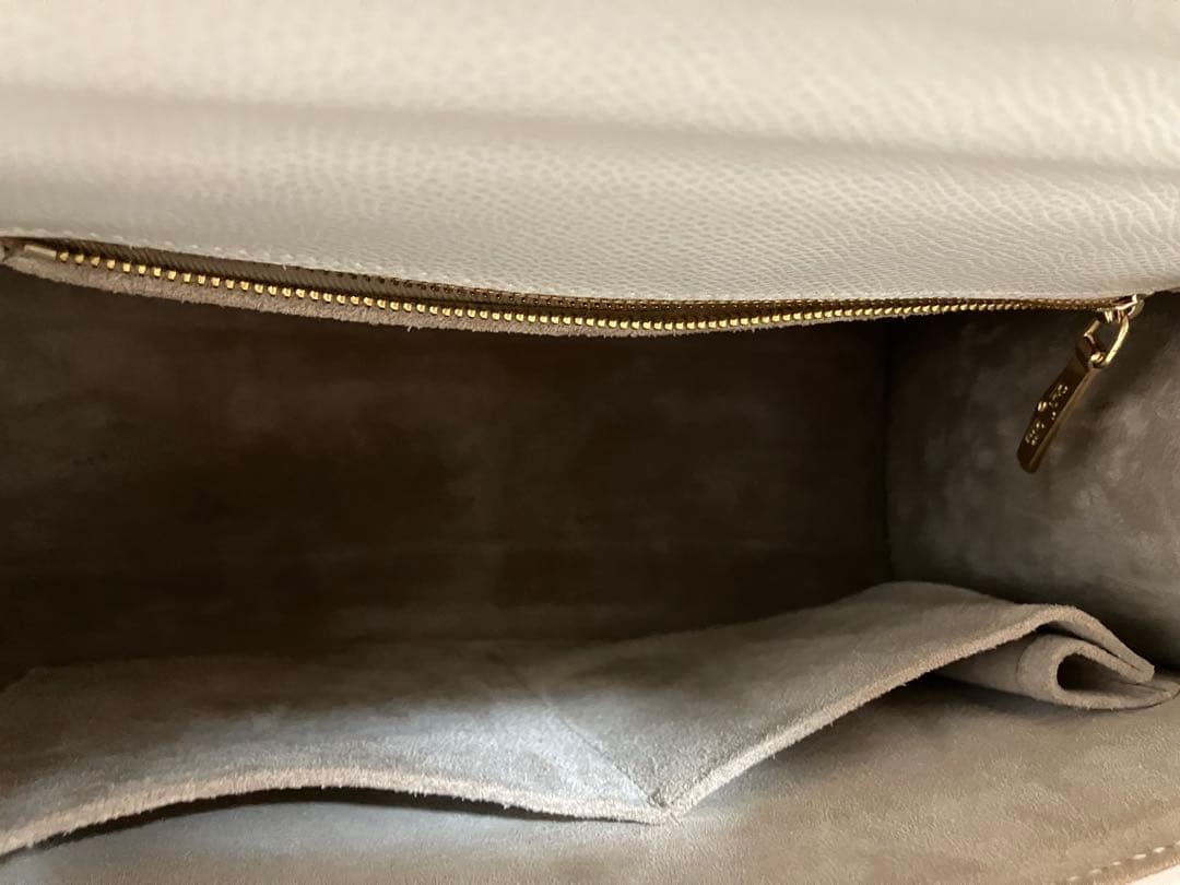 カルボッティ　エレナ　ベージュ　CARBOTTI