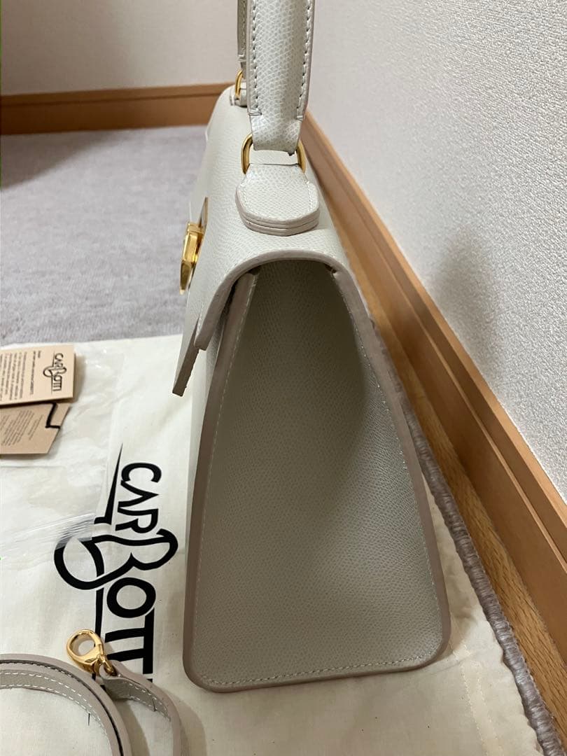 カルボッティ　エレナ　ベージュ　CARBOTTI