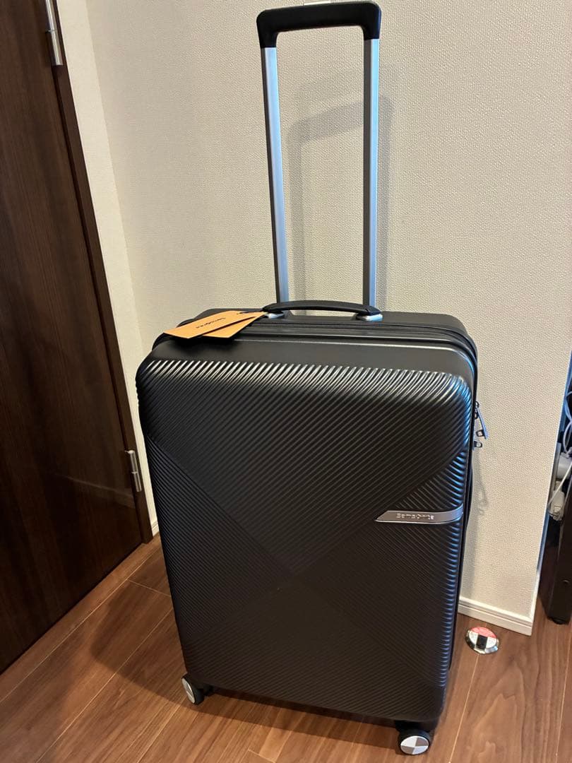 新品サムソナイトスーツケース ヴォラントスピナー エキスパンダブルM