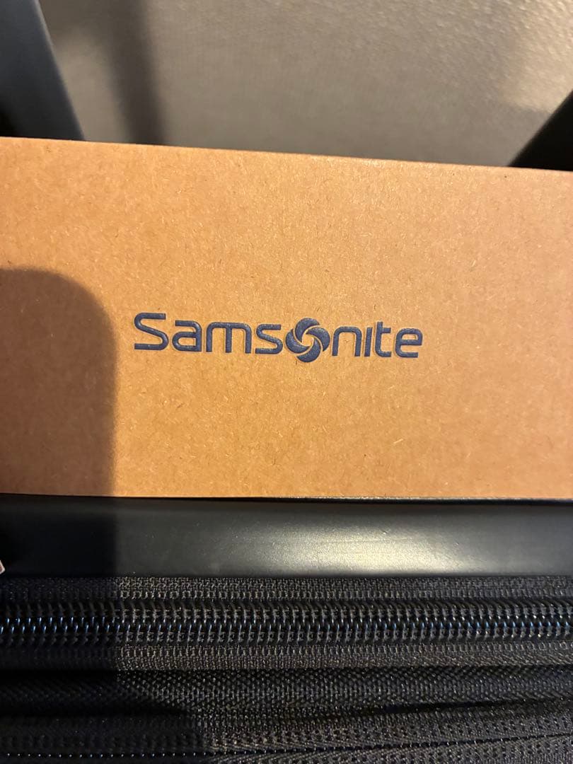 新品サムソナイトスーツケース ヴォラントスピナー エキスパンダブルM