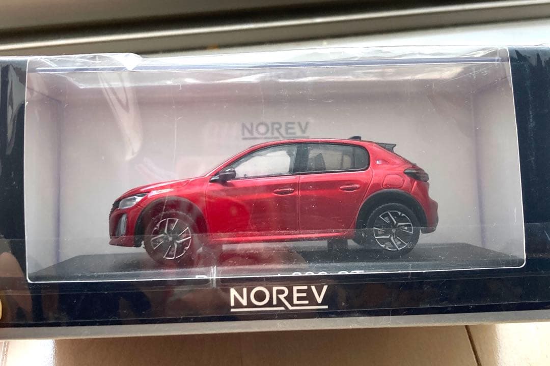 プジョー208 GT Red