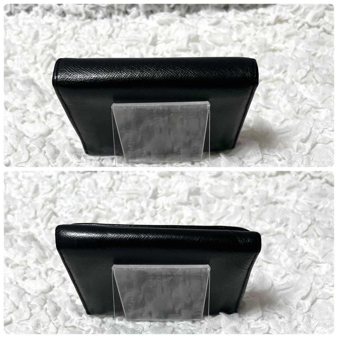 PRADA ブラック 三つ折り財布　三角　トライアングル　サフィアーノレザー
