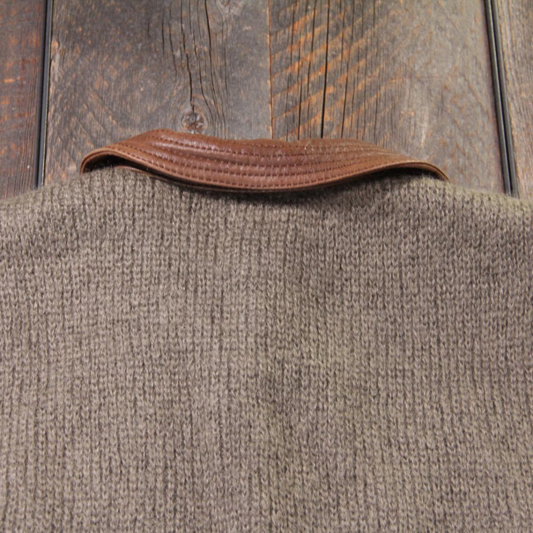 古着　モヘアジレ　ベスト　イタリアヴィンテージ　チョッキ　４６　M カーキ.