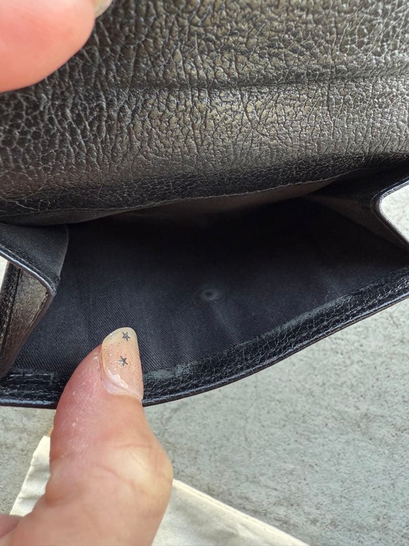 (本日限り)12000円即日発送手配可IL BISONTE 二つ折り財布 黒