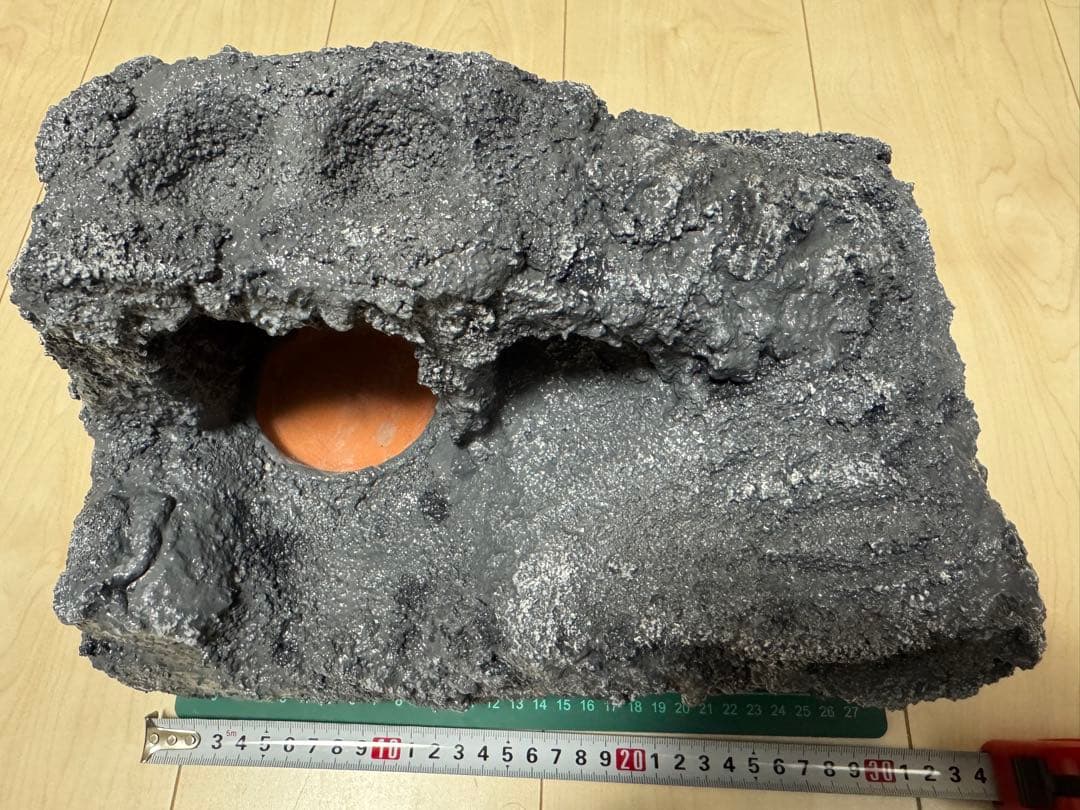 爬虫類用 岩型ウェットシェルター 二部屋構造｜湿度ゾーン付き 大型・一点物