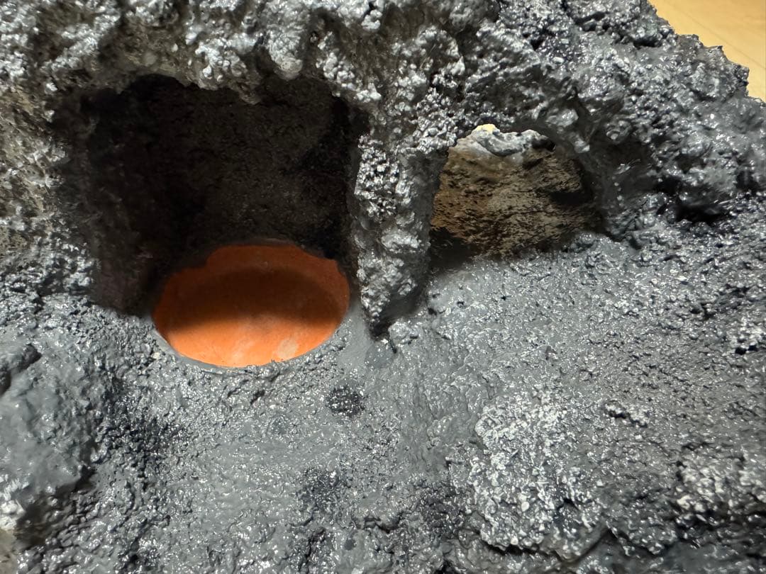 爬虫類用 岩型ウェットシェルター 二部屋構造｜湿度ゾーン付き 大型・一点物