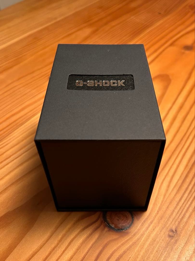 CASIO G-SHOCK GM-2100YM-8AJF シルバー