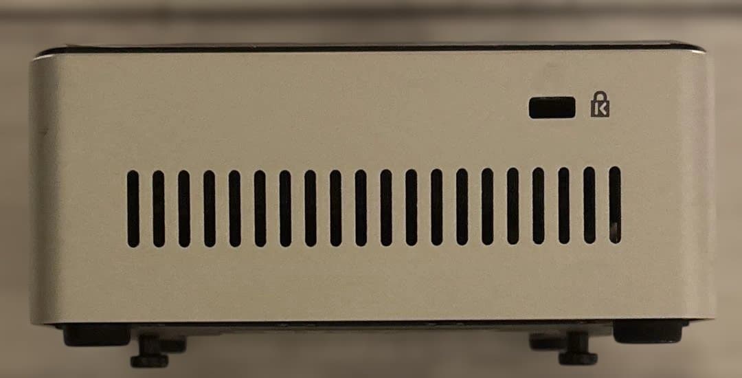 インテル NUC5i5RYH 小型パソコン