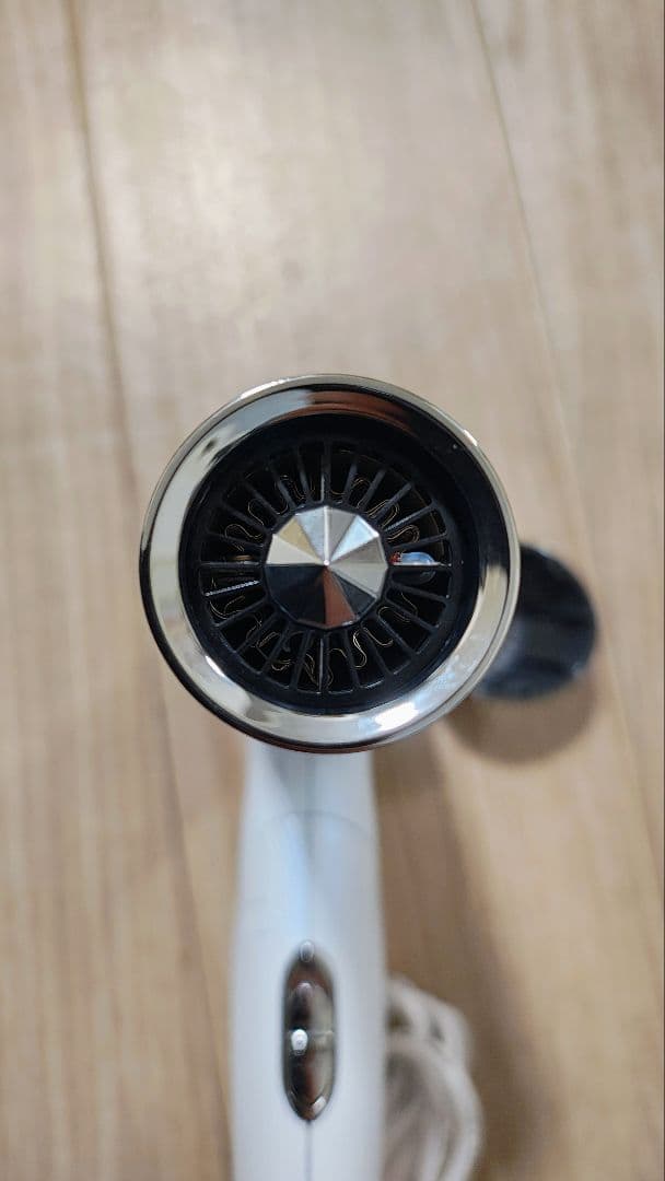 1週間限定 特別価格！ リファ ドライヤー ホワイト 2023年製 AB16