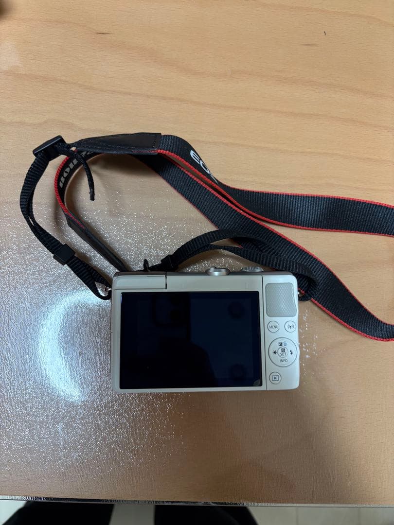 Canon EOS M100 本体とレンズセット