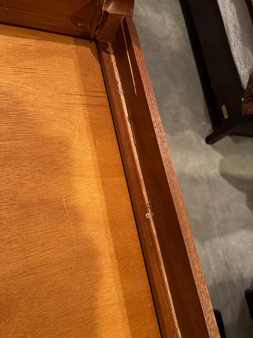 木製ダークブラウンキャビネット（訳あり）