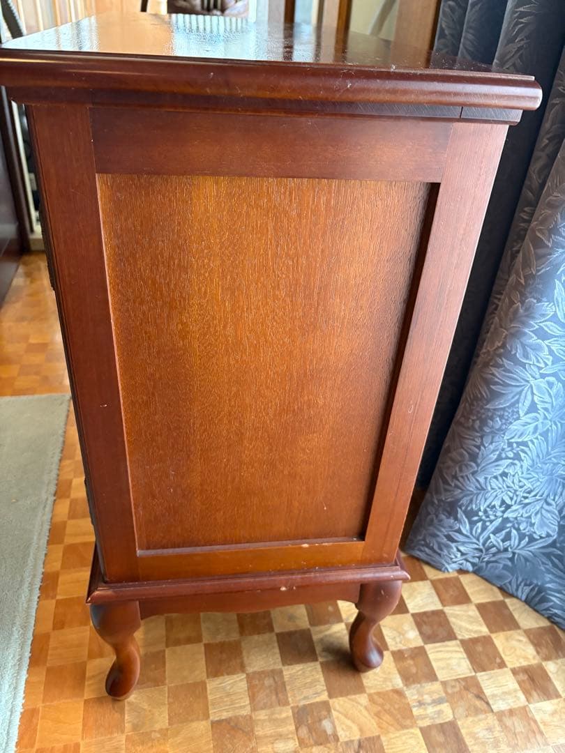 木製ダークブラウンキャビネット（訳あり）