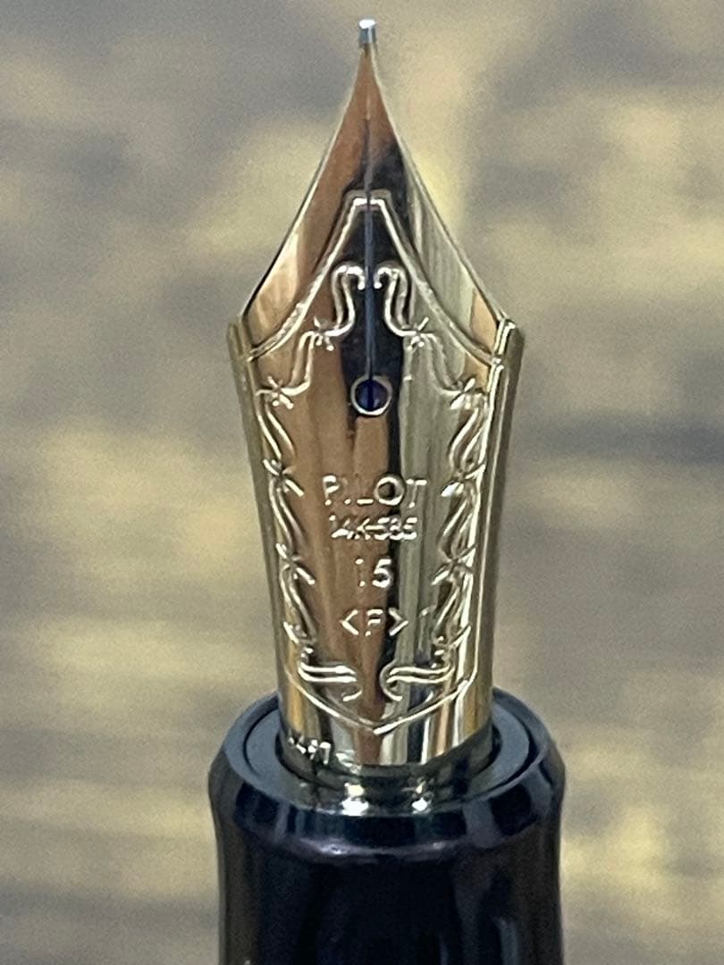 1997年製　15号　大型ニブ　カスタム　743 字幅F パイロット　万年筆