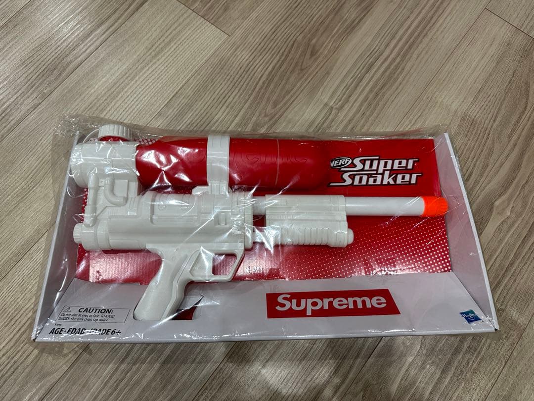 Supreme Nerf Super Soaker ホワイト/レッド