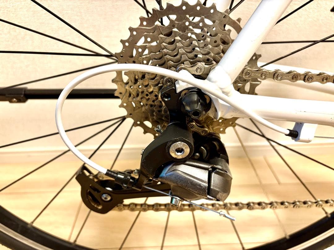 ☆高年式2022 GIANT ESCAPE RX3 人気のホワイト　Mサイズ