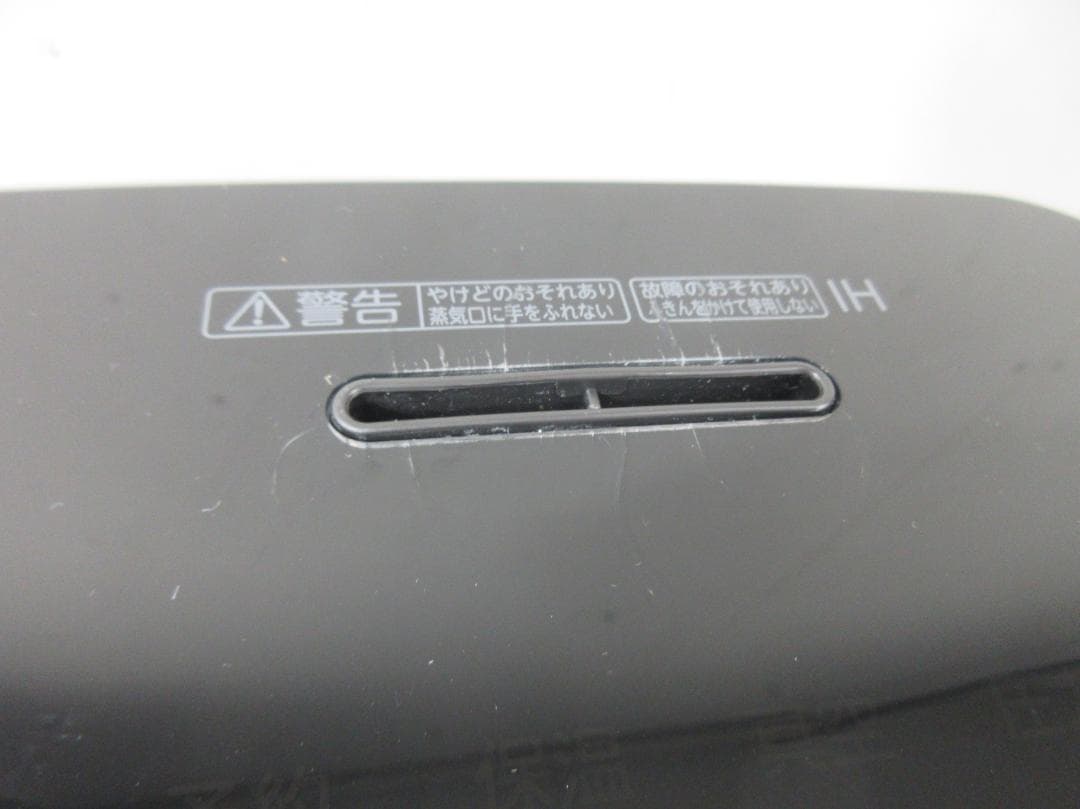 M1221Z 東芝 真空圧力IH炊飯器 5.5合炊 RC-10ZWT 2022年