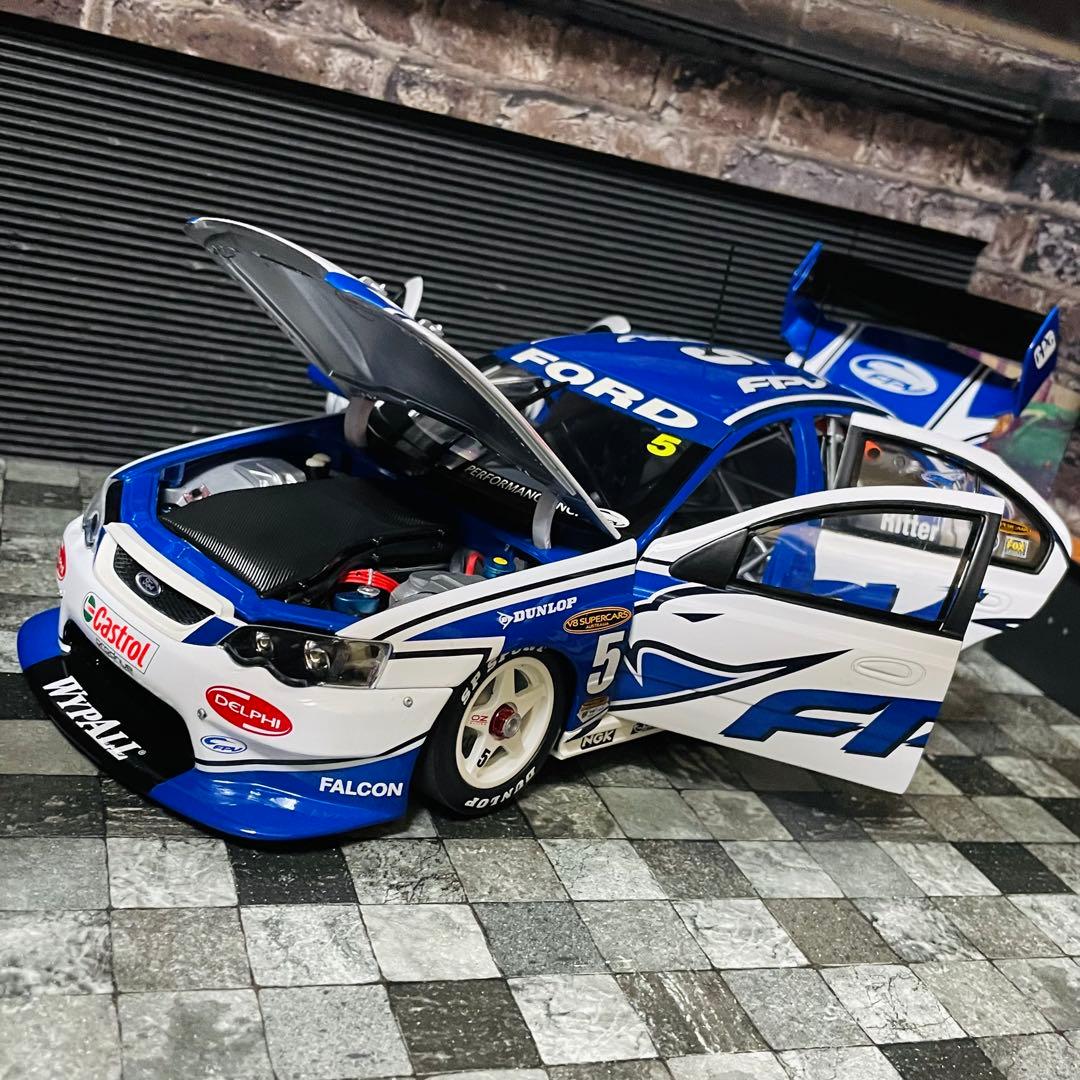 国内未入荷 750台限定 1/18 CC フォード BA ファルコン V8