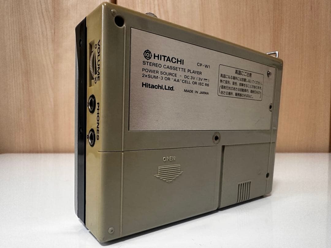 HITACHI ステレオカセットプレーヤー CP-W1 外観良好 ジャンク