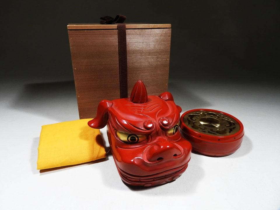 ●志路川作 国宝重要文化財 日光社寺古材 本朱漆塗 獅子頭 小箱 灰皿 正月最適
