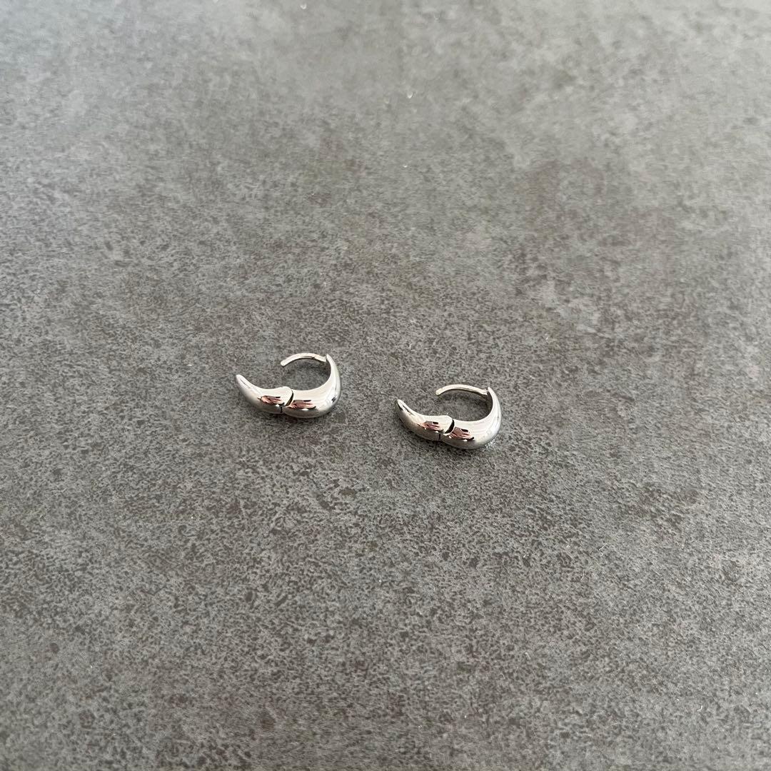 TOM WOOD Ice Huggie シルバーピアス