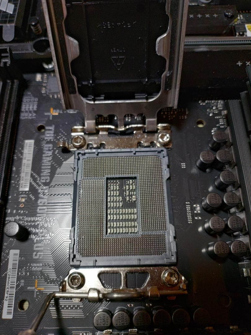 たかし83歳 TUF GAMING B760M-PLUS IIマザボ難あり