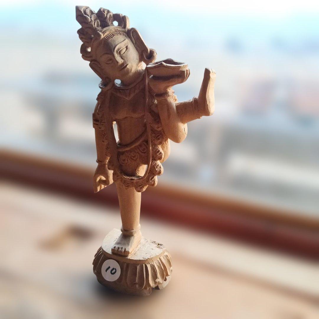 10.インドヒンズー教木製神像 約25センチcm 手に皿.極小品