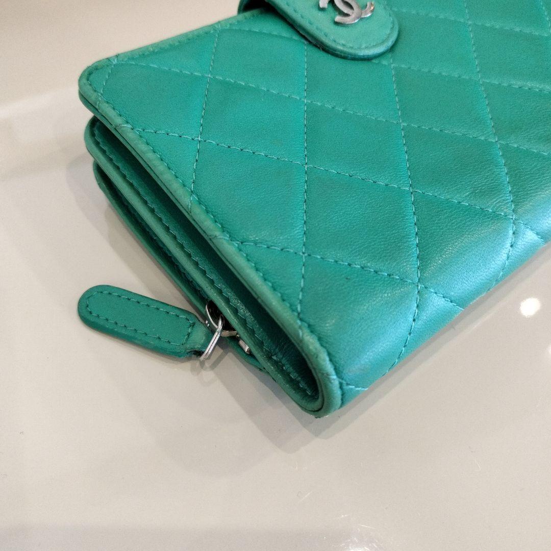 CHANEL マトラッセ 二つ折りコンパクト財布
