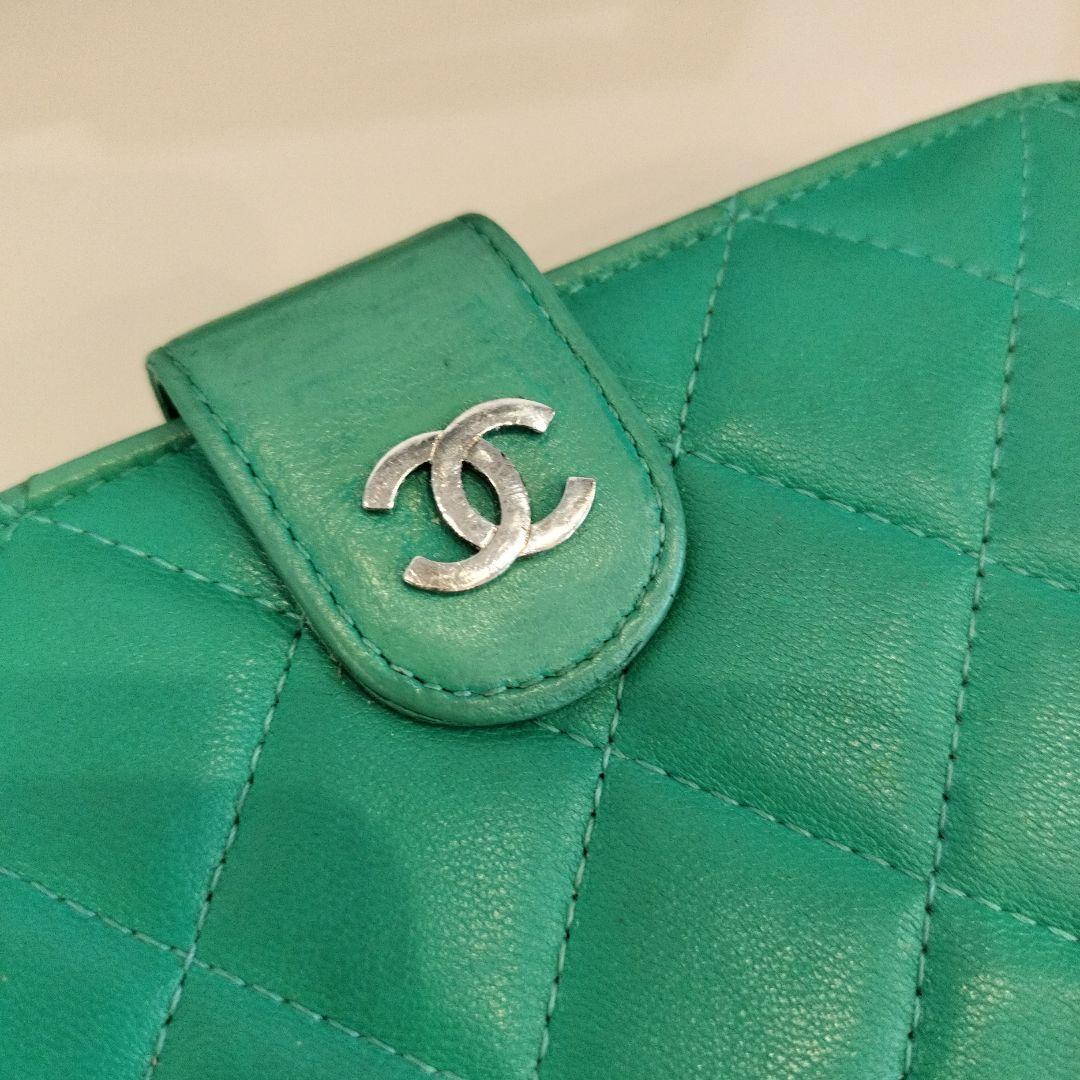 CHANEL マトラッセ 二つ折りコンパクト財布