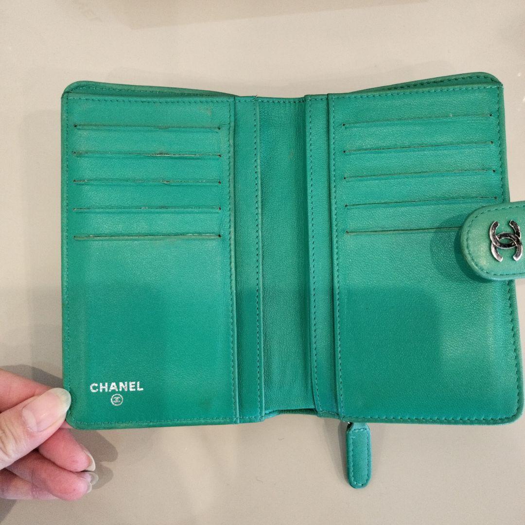 CHANEL マトラッセ 二つ折りコンパクト財布