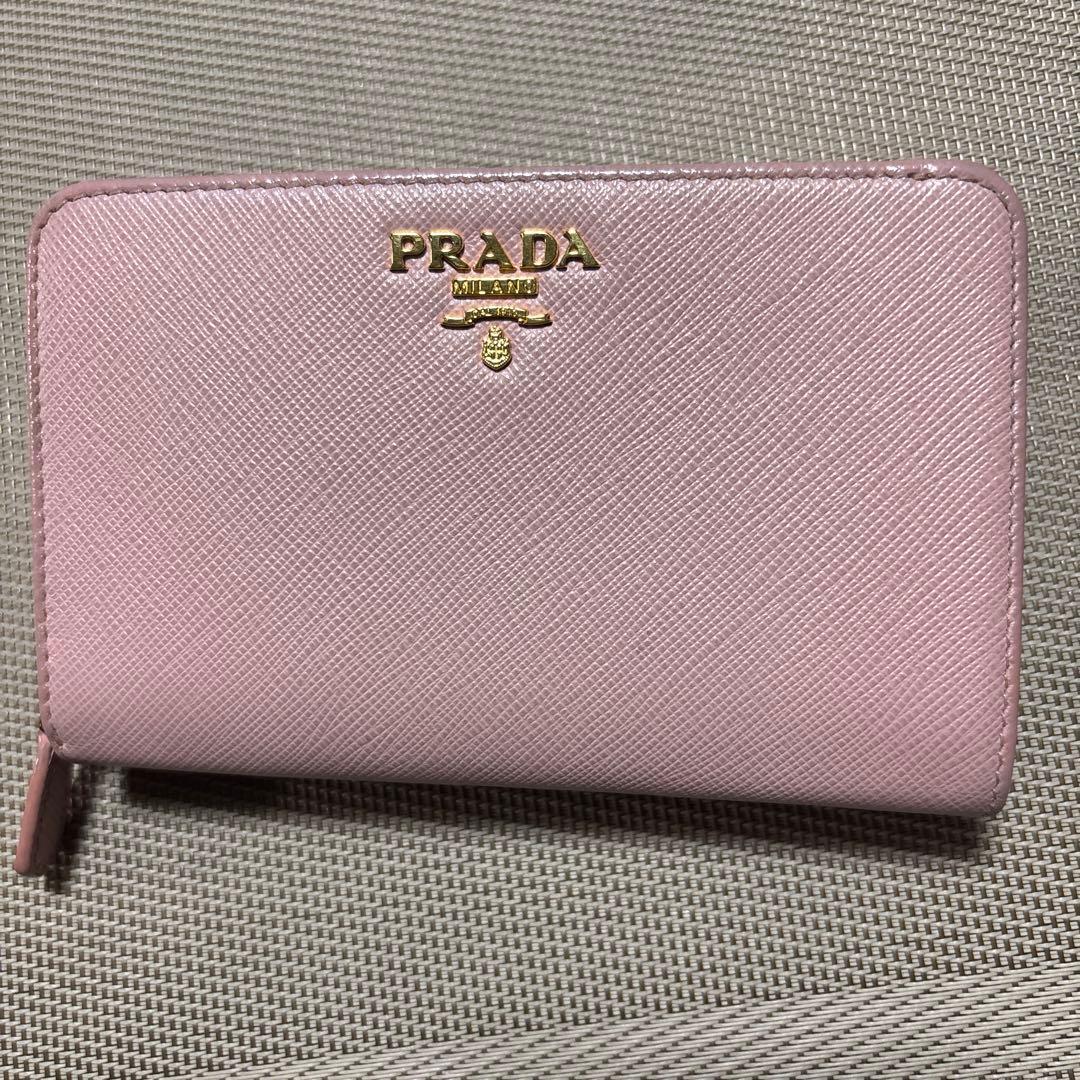 プラダサフィアーノレザー二つ折り財布ピンク