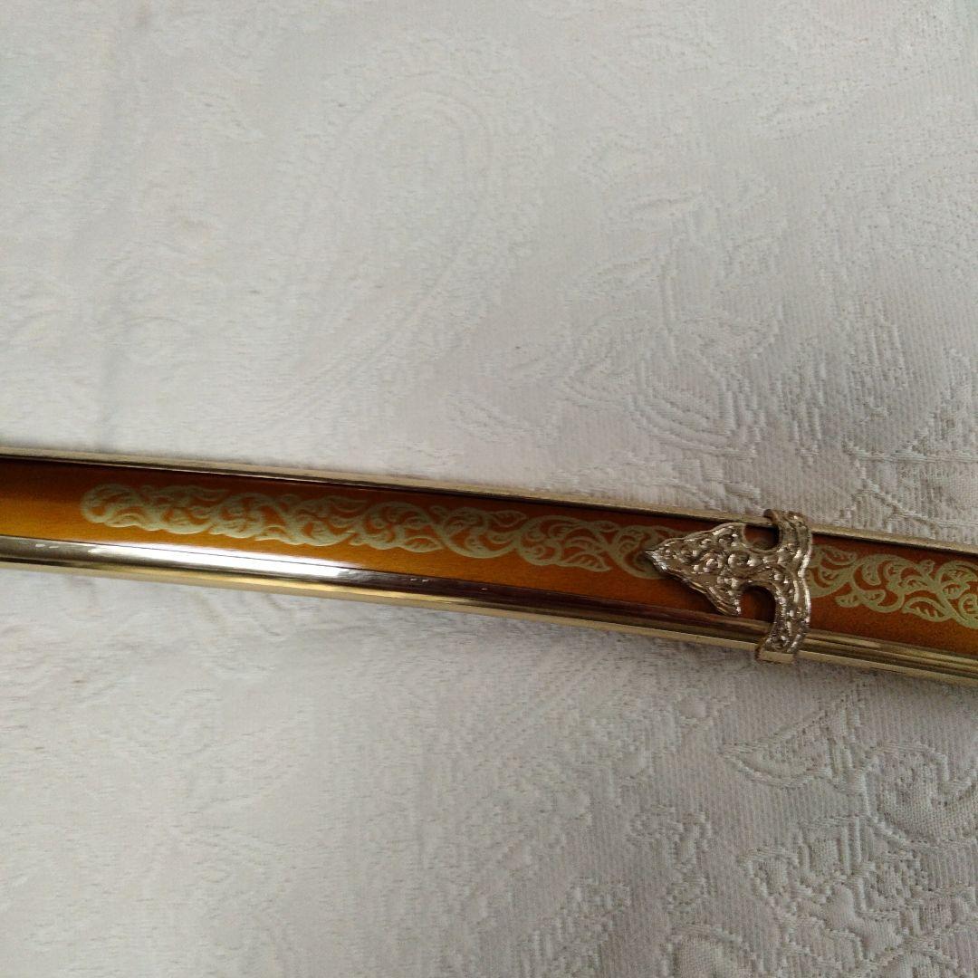 最終価格金色装飾の刀 鳥ハンドル付き端午の節句用模造太刀