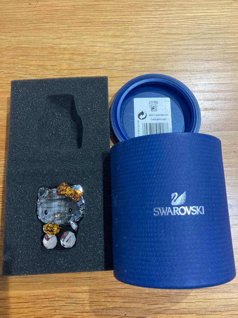 スワロフスキー　キティHello Kitty Halloween 置物