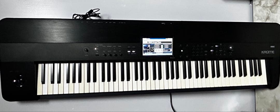 KORG KROME 88鍵盤 シンセサイザー　アダプター付き