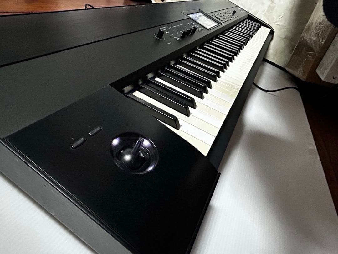 KORG KROME 88鍵盤 シンセサイザー　アダプター付き