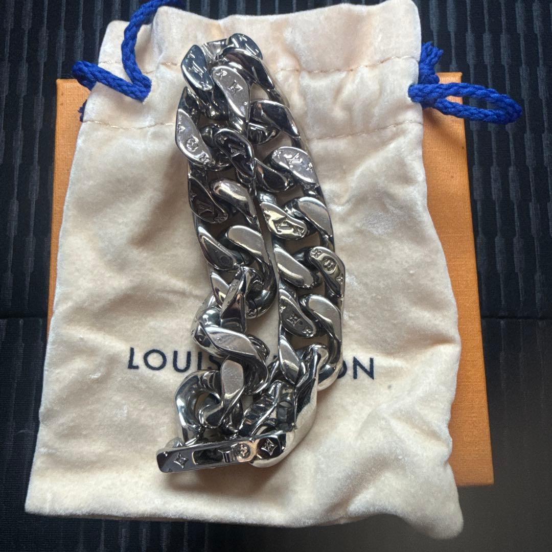 Louis Vuitton シルバーチェーンブレスレット