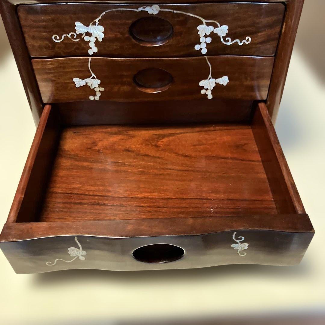 木製花模様象嵌引き出しタンス