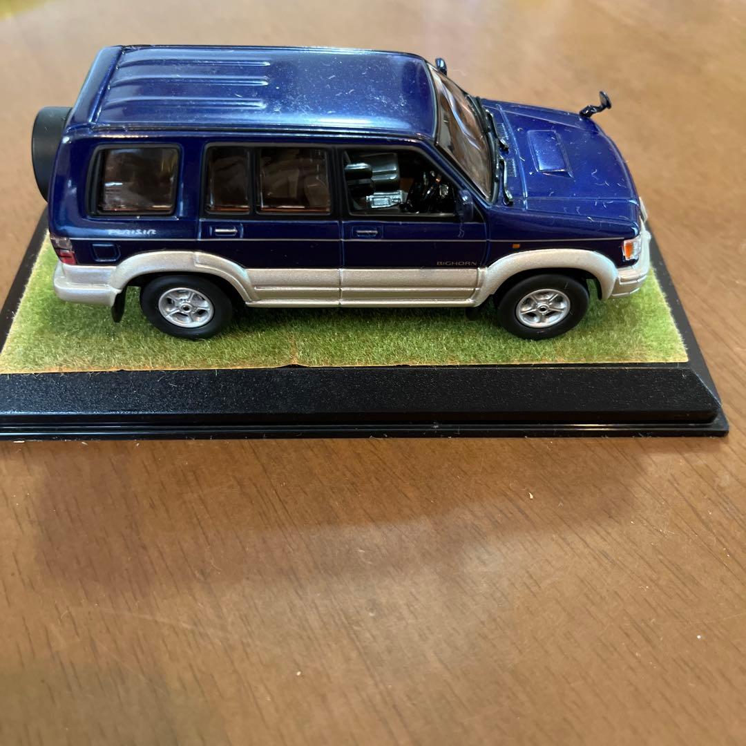 ISUZU BIGHORN ミニカー 1/43 ダークブルー