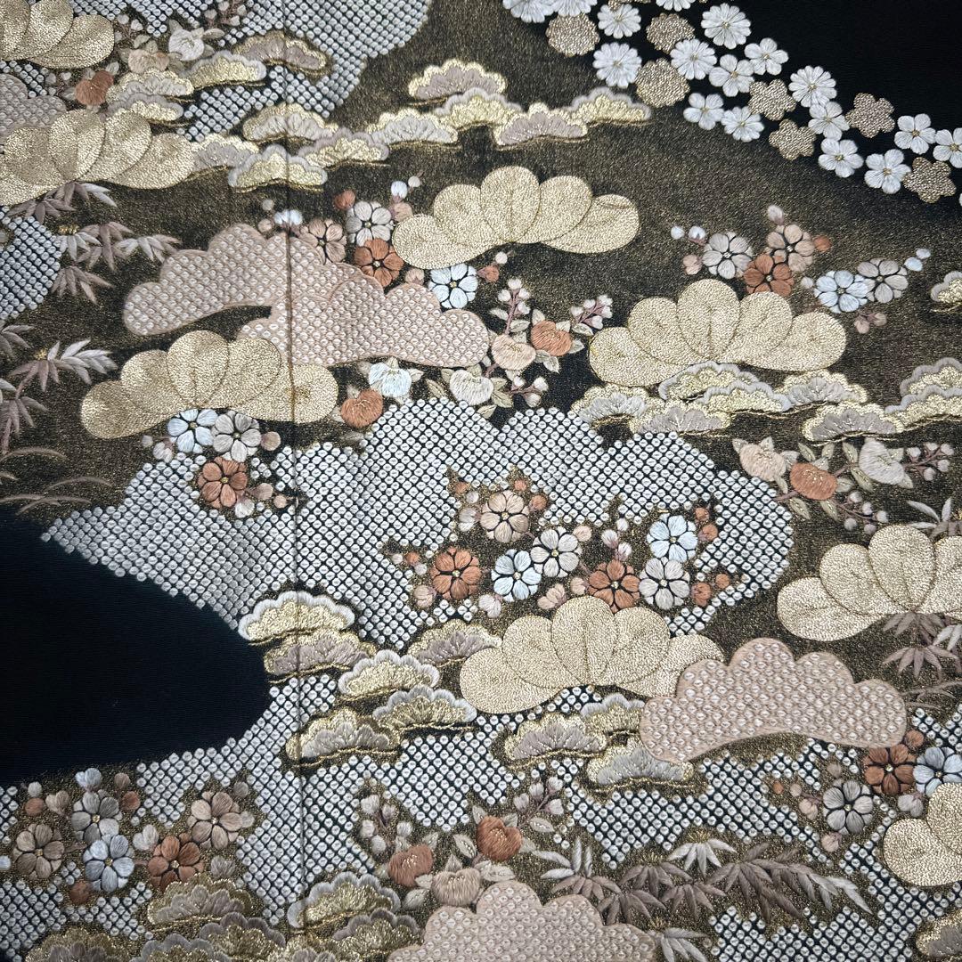 黒留袖 総刺繍 松竹梅 桐紋