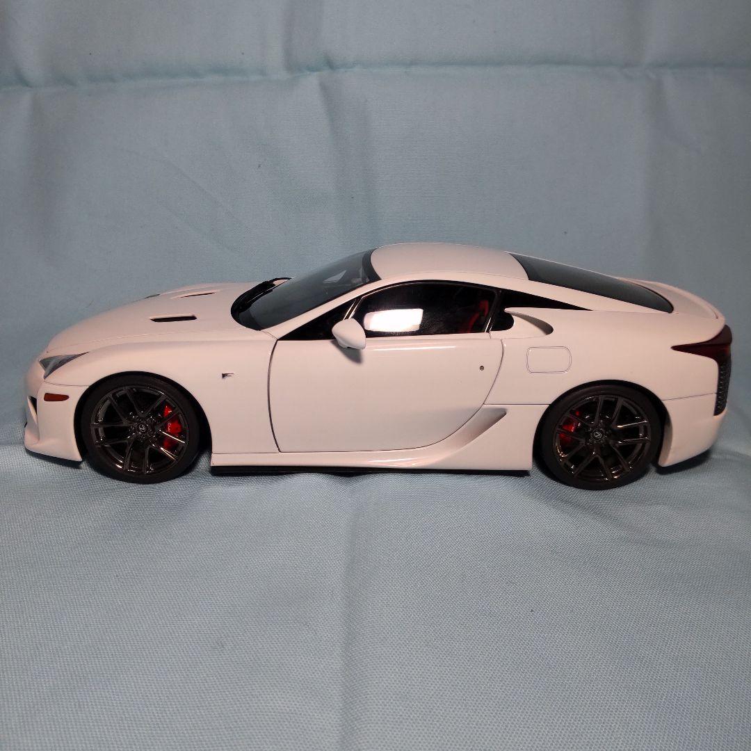 レクサス LFA オートアート 1/18
