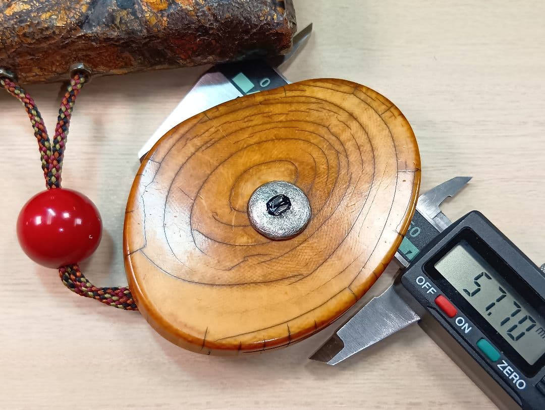 煙草入／金唐革／美品金工饅頭根付