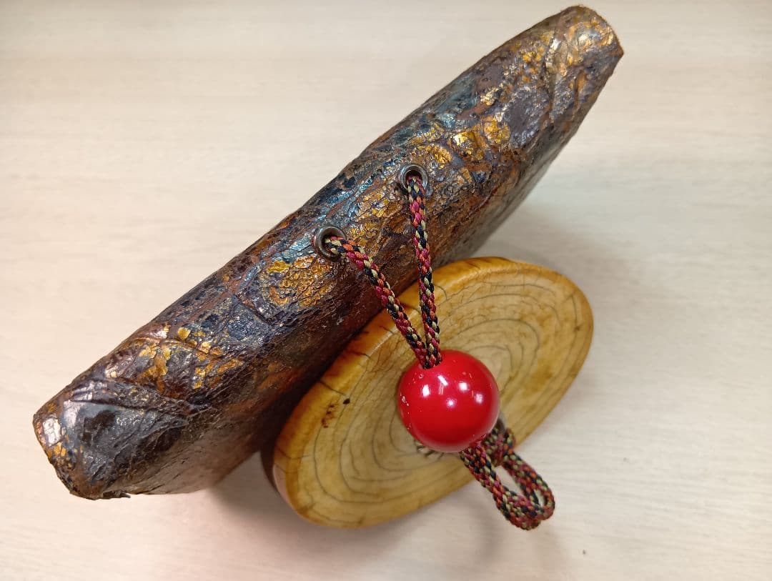 煙草入／金唐革／美品金工饅頭根付