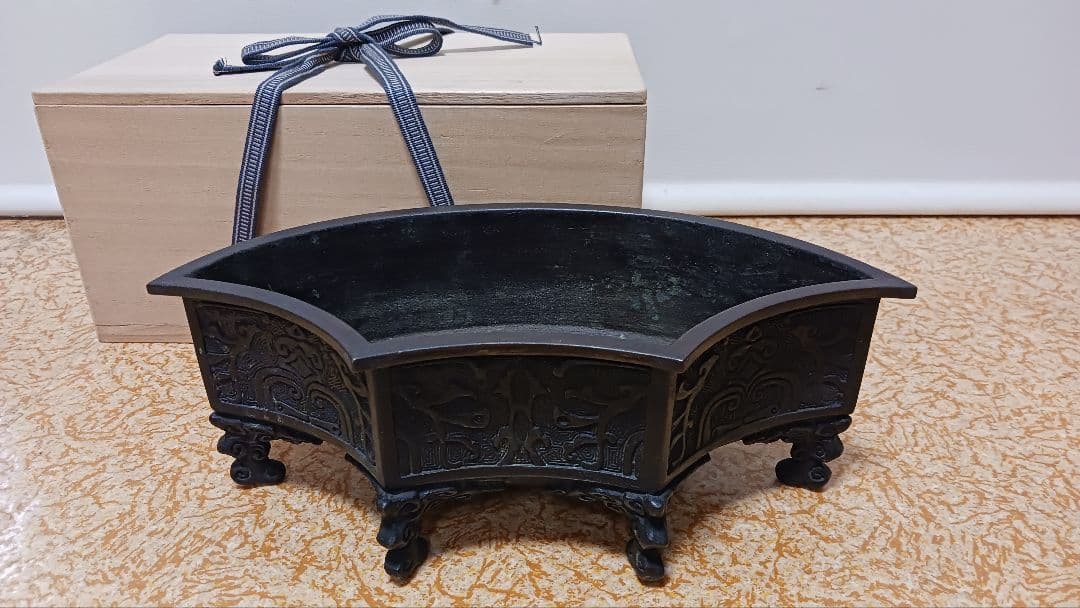 時代金工師　二代　村田整珉　木村渡雲　銅製扇面形花入　在銘　渡雲斎鋳　花器　箱付