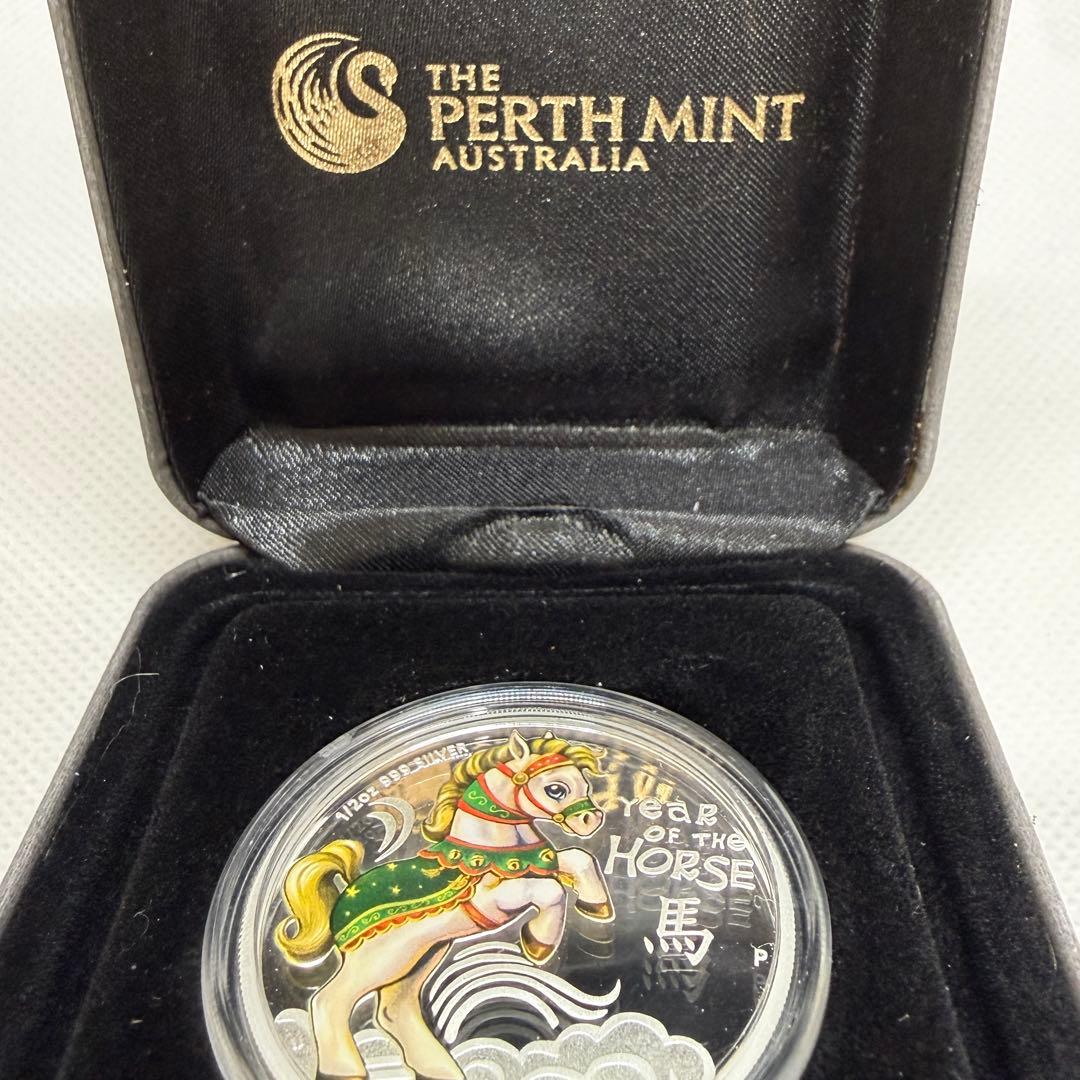 オーストラリアパース造幣局製　クック諸島1/2オンス銀貨　ミドルエリザベス 午年