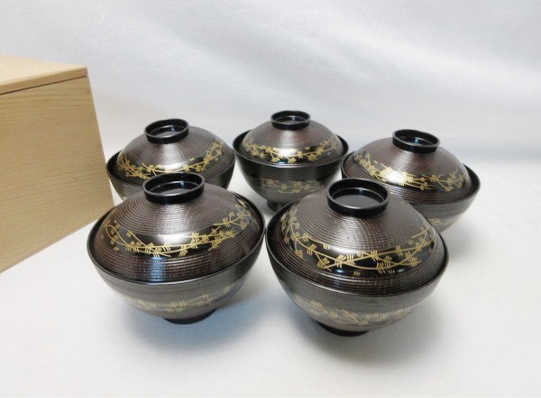ほぼ未使用 懐石道具 木製溜塗 千筋 蒔絵 吸物椀5客揃 内黒 雑煮椀 木箱