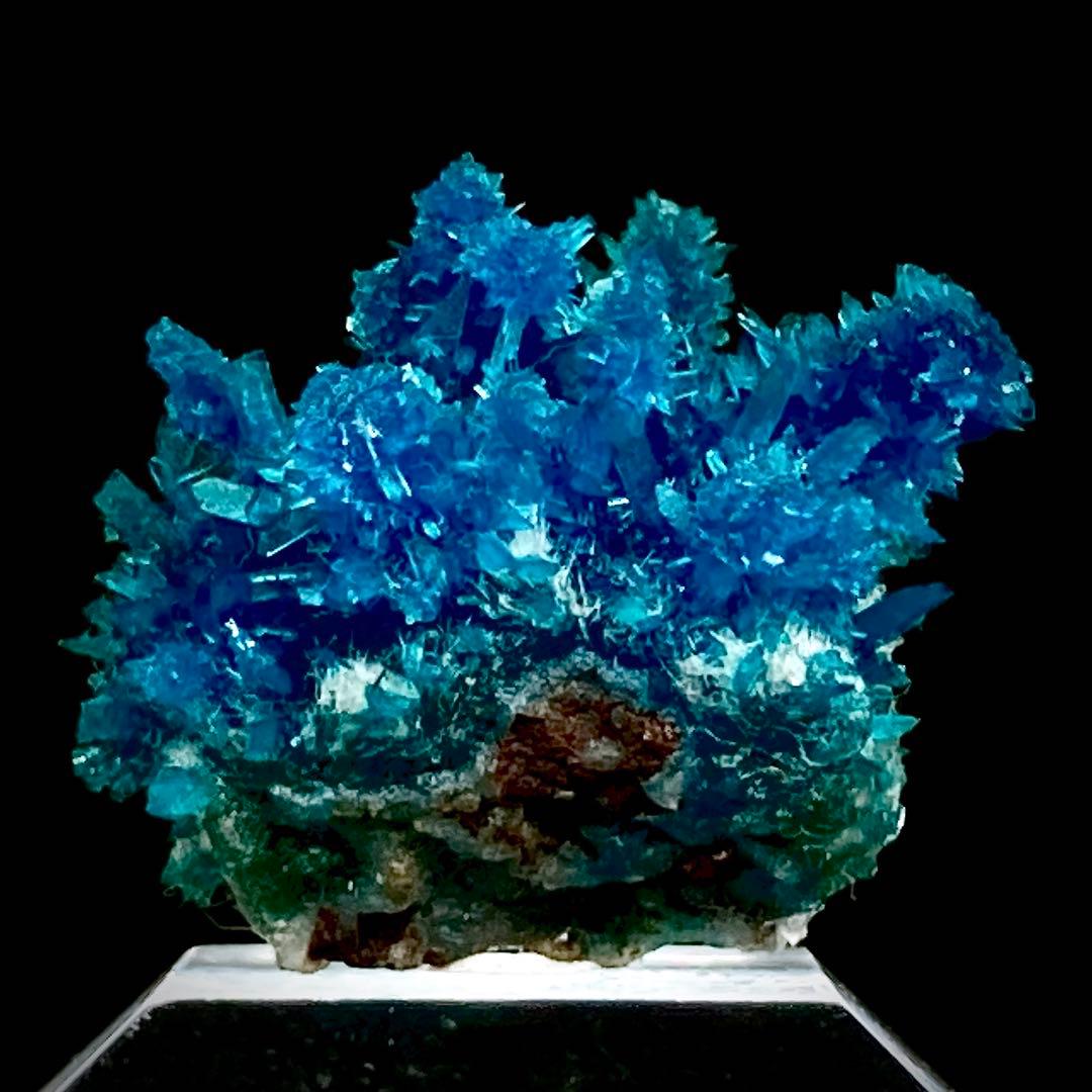 ＊*＊様 ペンタゴナイト　原石　鉱物標本　天然石　127