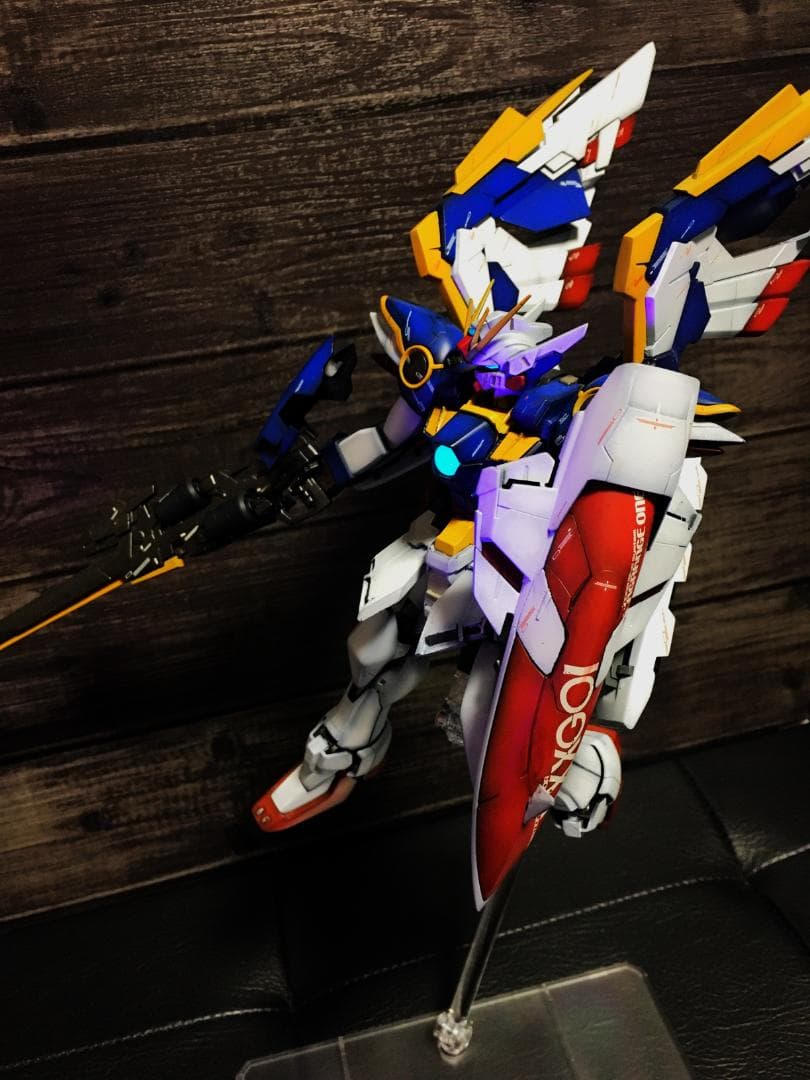 MG 1/100 ウイングガンダム EW　グラデーション全塗装完成品