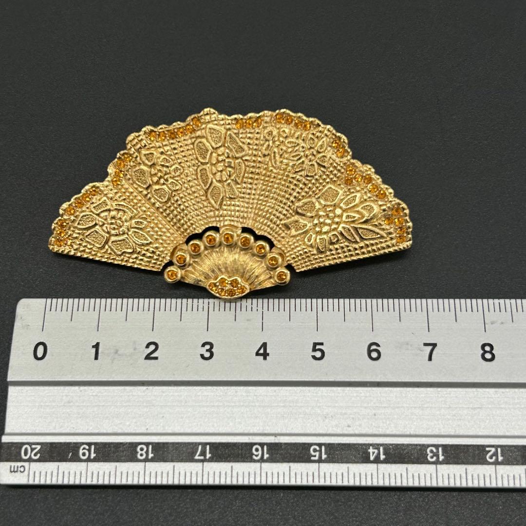 クリスチャン ディオール　ヴィンテージ ゴールデン メタル ファン ブローチ